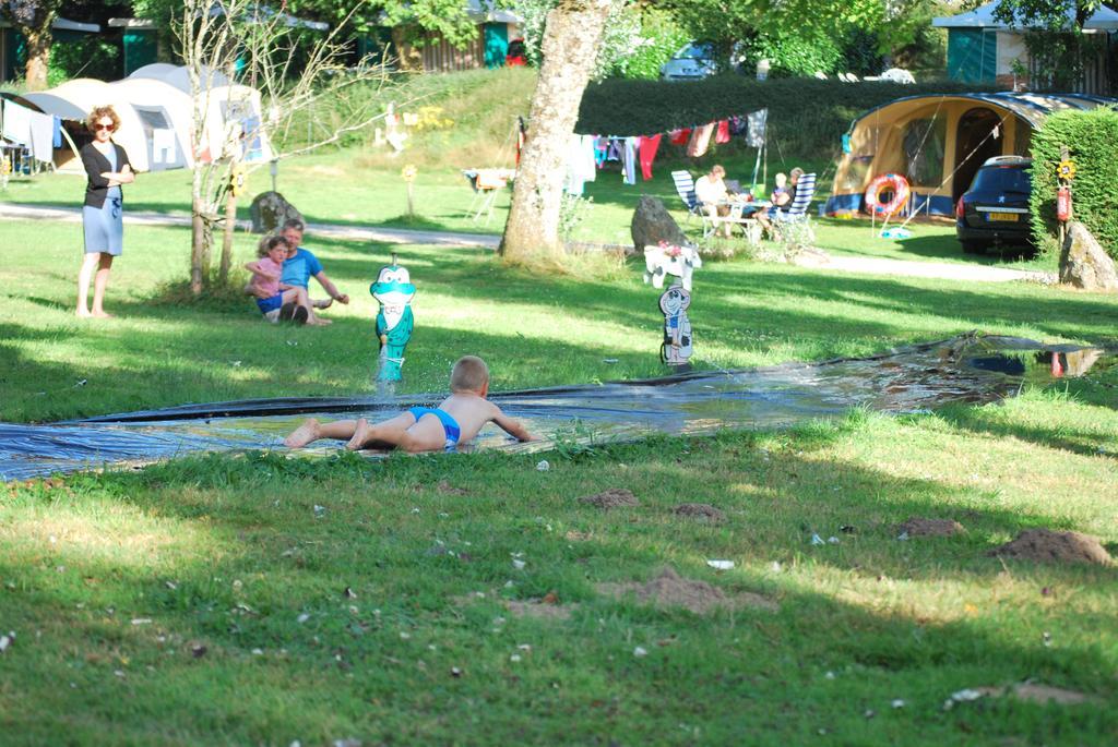 Camping Les Tournesols Sillé-le-Guillaume Exterior foto