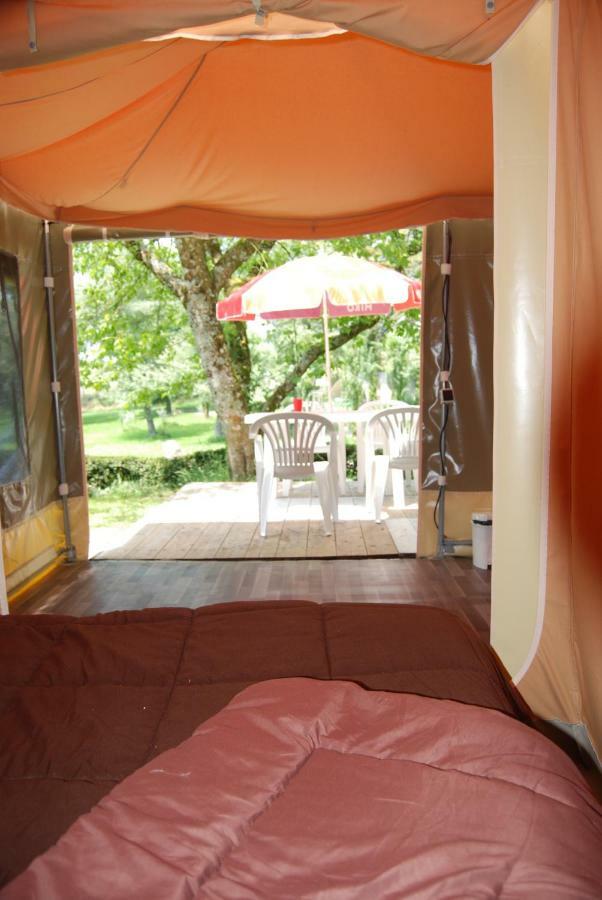 Camping Les Tournesols Sillé-le-Guillaume Exterior foto